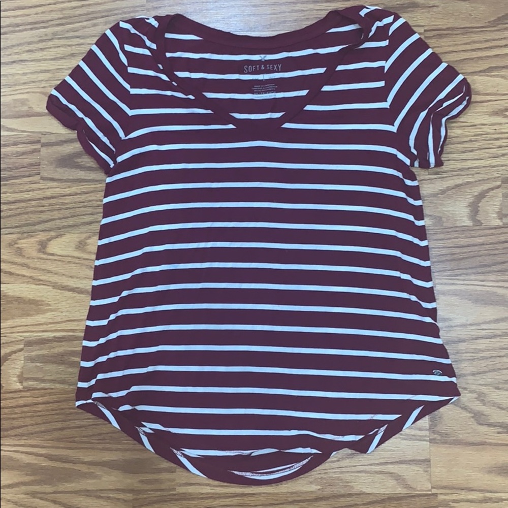 American Eagle V-Neck